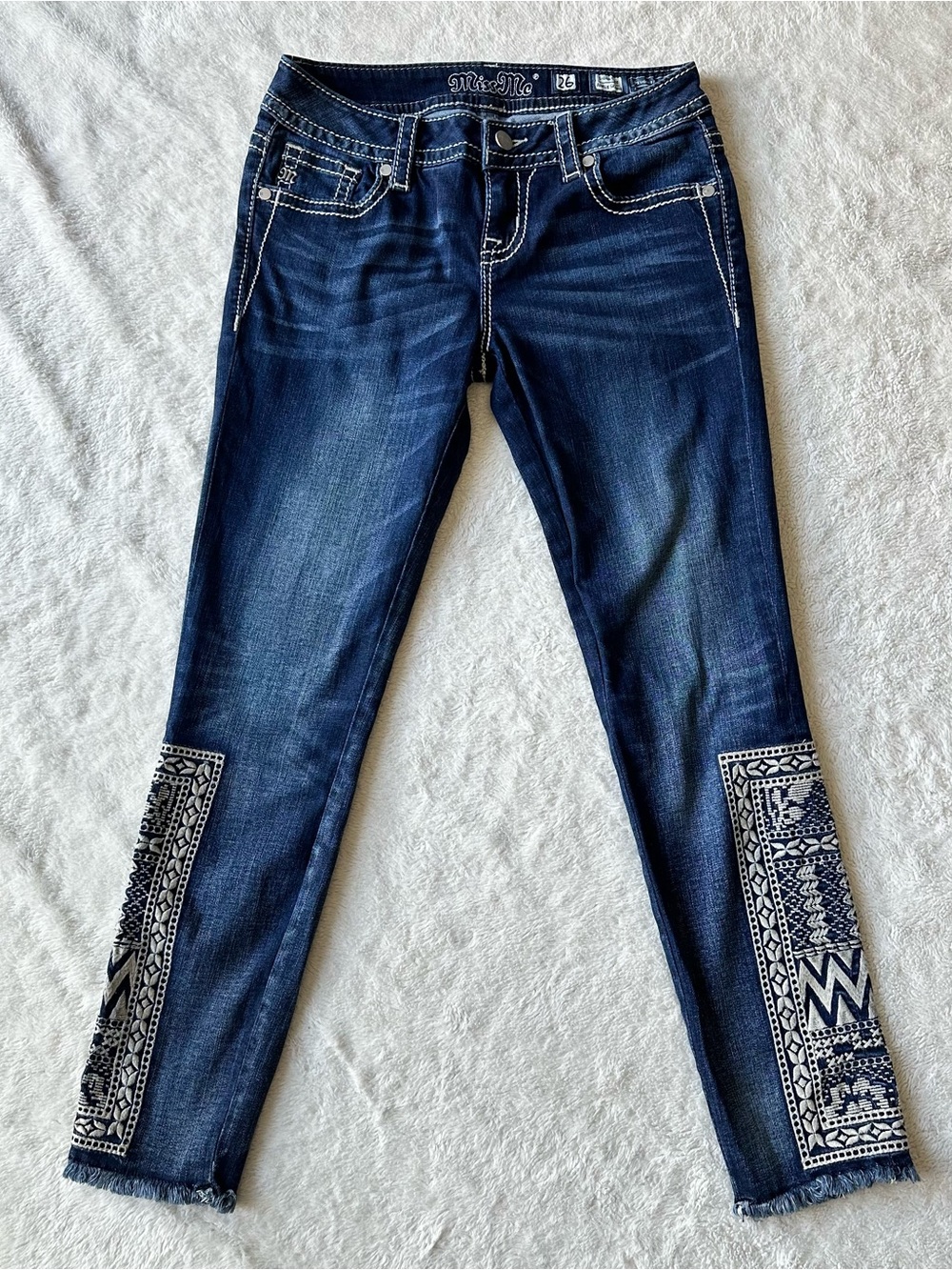 Miss Me Boho Embroidered Jeans Signature Ankle Skinny Frayed Hem 26x26